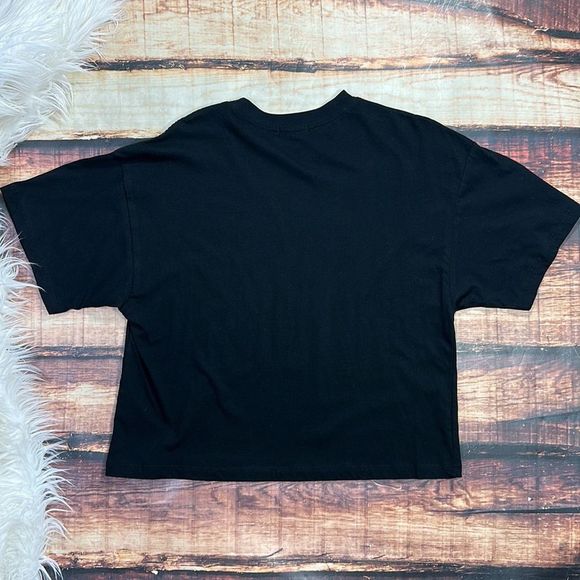 RELISTED Howdy Smiley Crop Top Graphic Tee - Picture 4 of 4